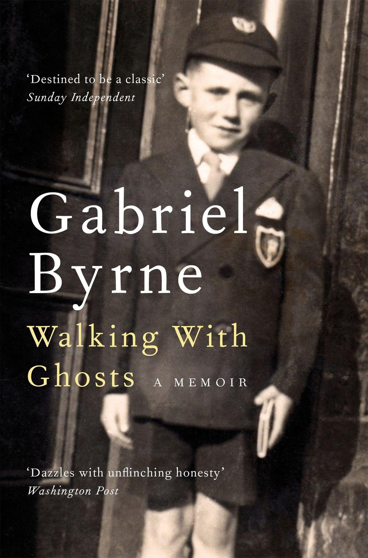 Buchcover: Walking With Ghosts