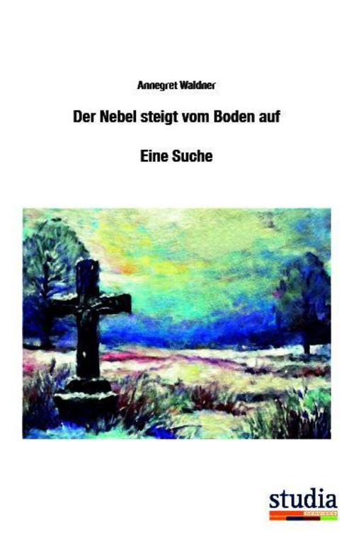 Der Nebel steigt vom Boden auf