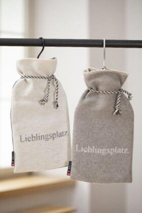 Fussenegger Wärmflasche \"Lieblingsplatz\" 2 Liter, mit Kordel rohweiß