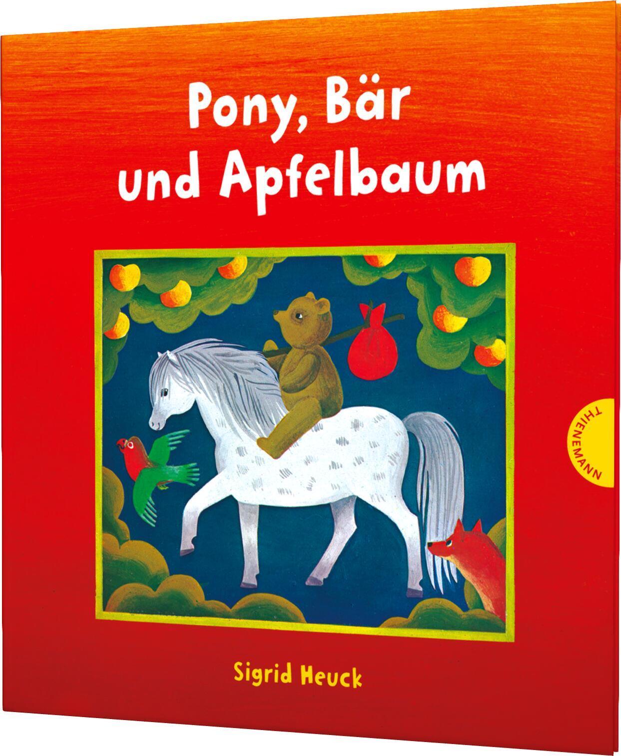 Pony, Bär und Apfelbaum