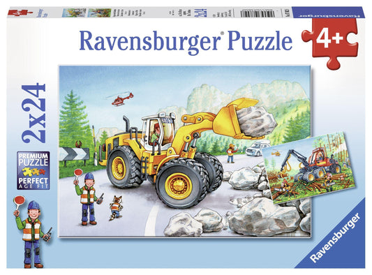 Bagger und Waldtraktor