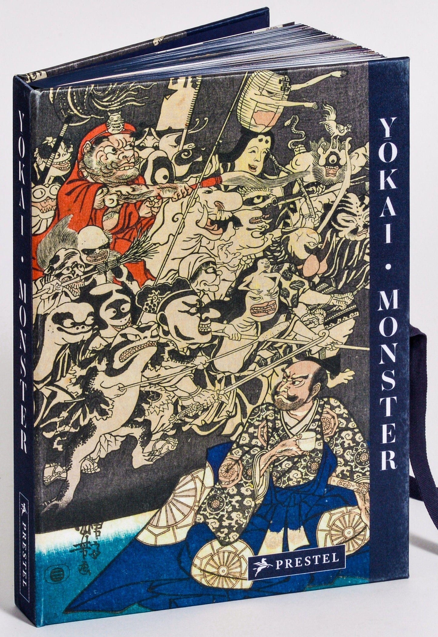 YOKAI MONSTER: in Werken der japanischen Holzschnittkunst - vereint in einer prachtvollen Ausgabe mit Seidenüberzug, schwarzem Farbschnitt und Verschlussbändchen mit japanischer Schlauchbindung