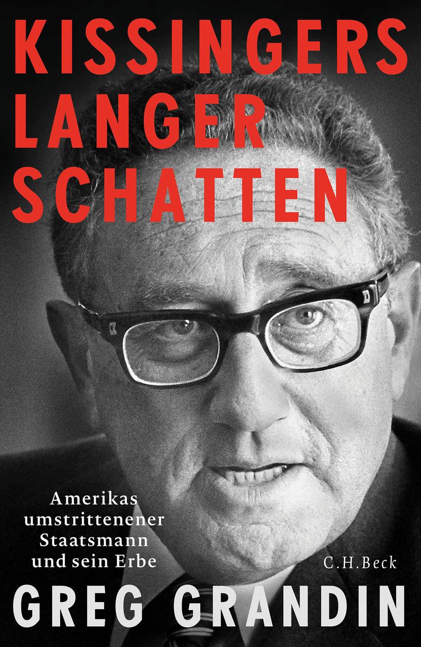 Buchcover: Kissingers langer Schatten